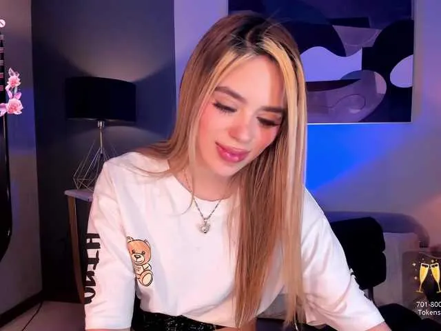 Live sex webcam photo for JuanitaClay #291854515