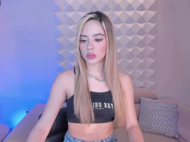 Live sex webcam photo for JuanitaClay #291872093