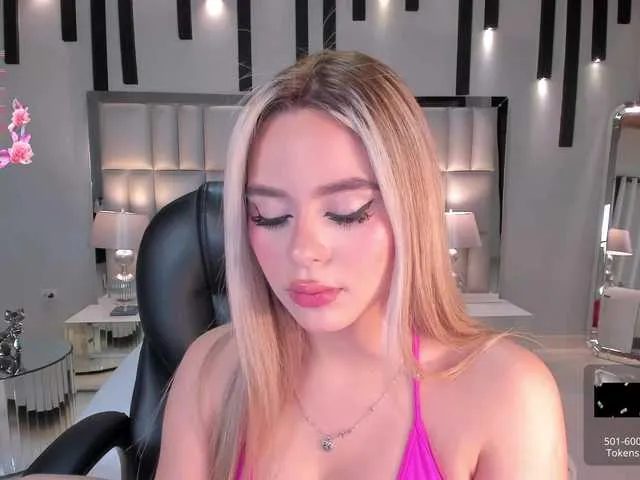 Live sex webcam photo for JuanitaClay #294180151