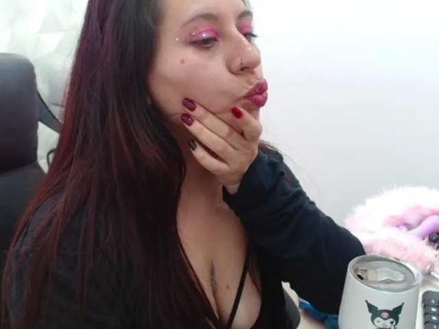 Live sex webcam photo for JuanitaRed3x #276017870