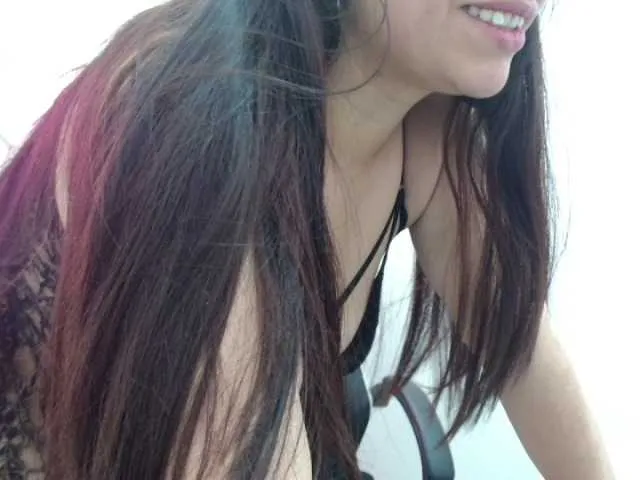 Live sex webcam photo for JuanitaRed3x #276019565