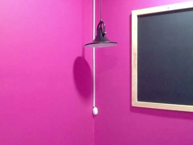 Live sex webcam photo for JuanitaRed3x #276690971