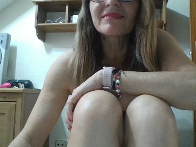 Live sex webcam photo for JuanitaWouti #277676824