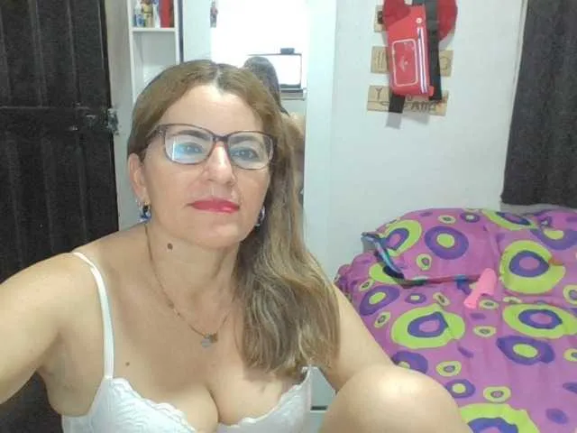 Live sex webcam photo for JuanitaWouti #290174866
