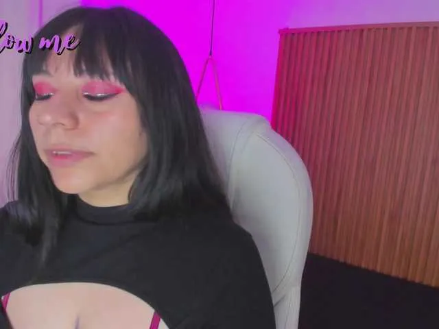 Live sex webcam photo for Juanitadoll #290479625