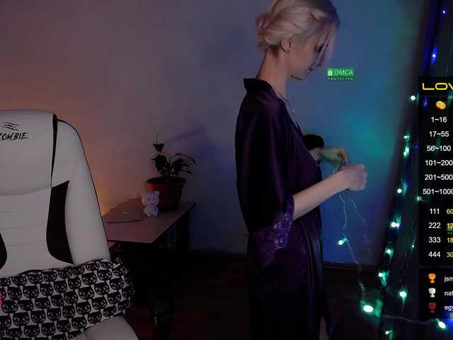 Live sex webcam photo for Judy-Hot #273003456