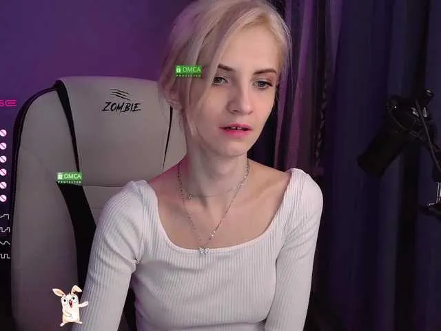 Live sex webcam photo for Judy-Hot #273462852