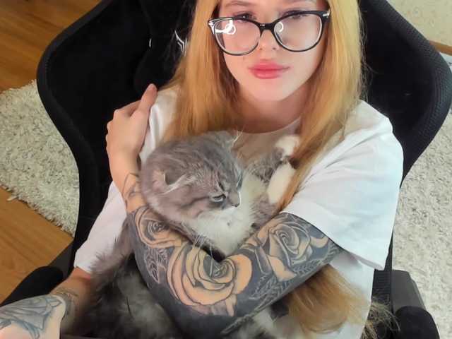 Live sex webcam photo for JudyCartier #277135705