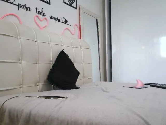Live sex webcam photo for Juhh-cute #291460184