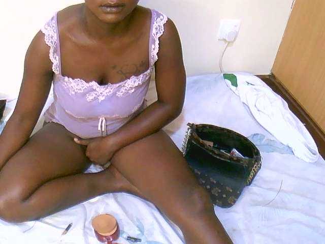 Live sex webcam photo for Juicy-choco #277902366