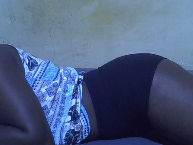 Live sex webcam photo for Juicy-pussy1 #291853673