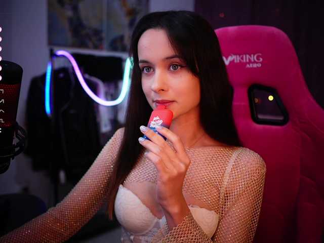 Live sex webcam photo for JuicyAngel #278216432