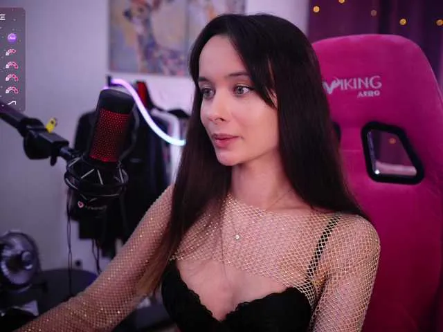 Live sex webcam photo for JuicyAngel #278246918