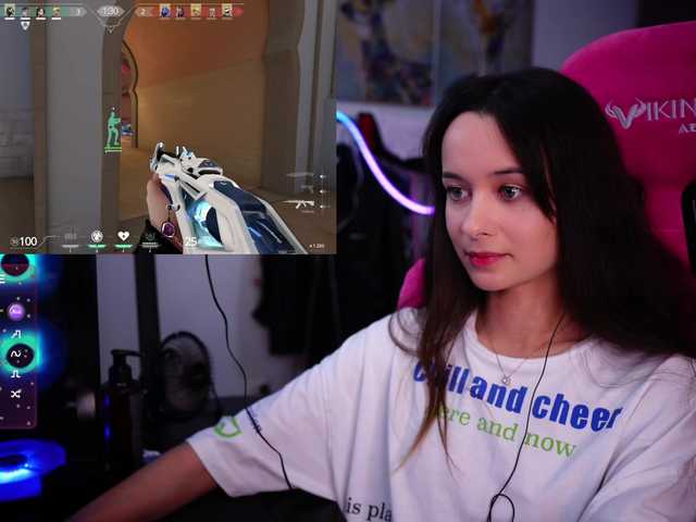 Live sex webcam photo for JuicyAngel #278252187