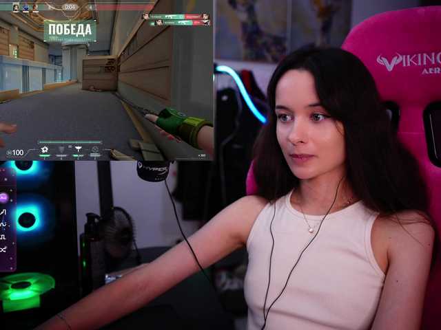 Live sex webcam photo for JuicyAngel #278274902