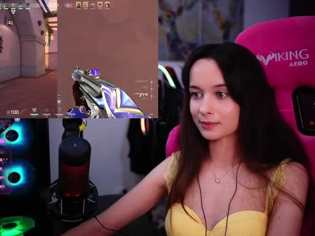 Live sex webcam photo for JuicyAngel #279134713