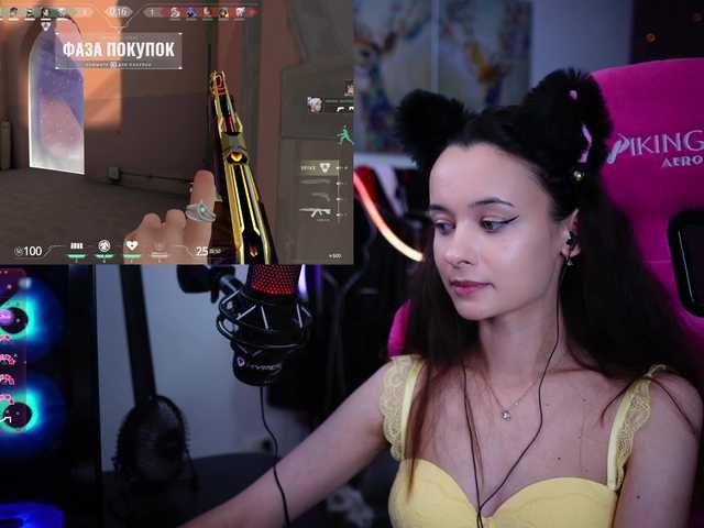 Live sex webcam photo for JuicyAngel #281408423