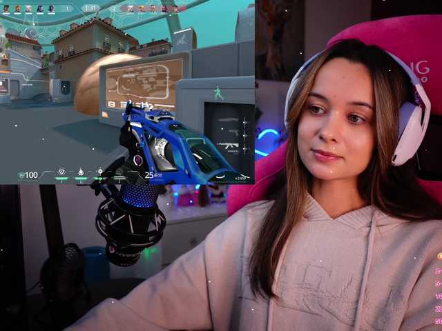 Live sex webcam photo for JuicyAngel #290378954