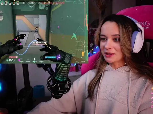 Live sex webcam photo for JuicyAngel #290397683