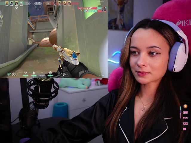 Live sex webcam photo for JuicyAngel #290611729