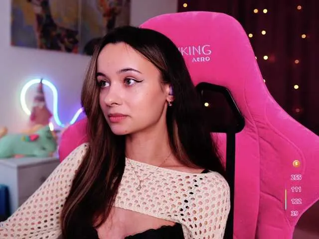 Live sex webcam photo for JuicyAngel #290803449