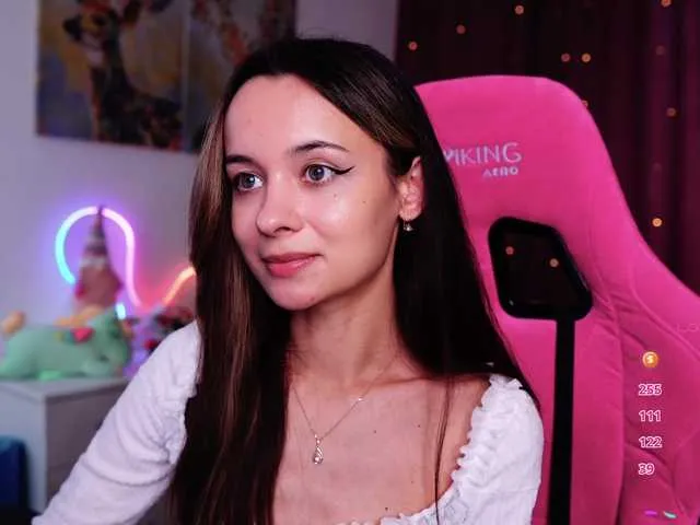 Live sex webcam photo for JuicyAngel #290840464