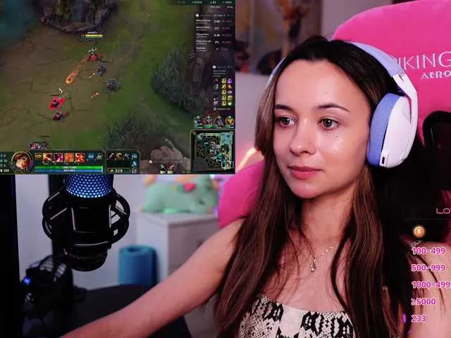 Live sex webcam photo for JuicyAngel #290896274