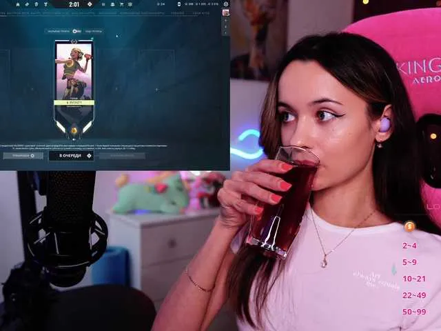 Live sex webcam photo for JuicyAngel #290903096