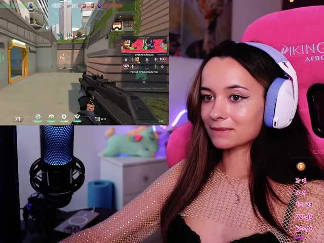 Live sex webcam photo for JuicyAngel #290909491