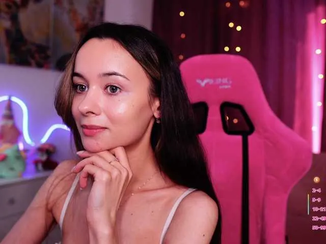 Live sex webcam photo for JuicyAngel #290958939