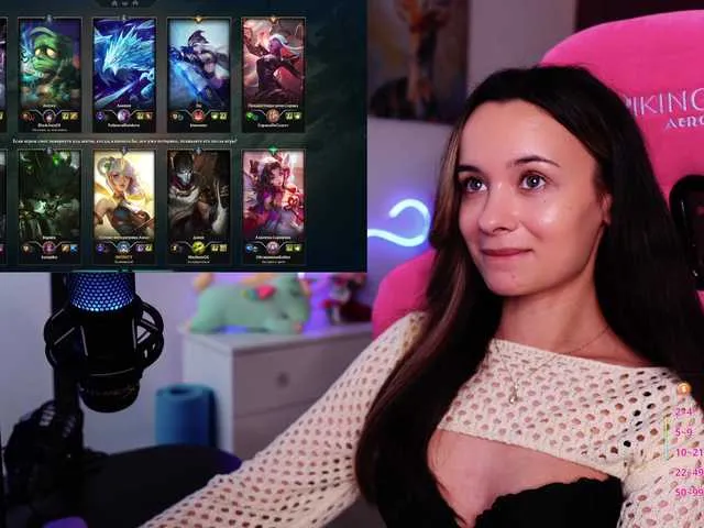 Live sex webcam photo for JuicyAngel #290971207