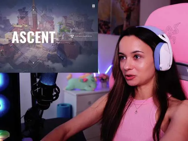 Live sex webcam photo for JuicyAngel #291232031