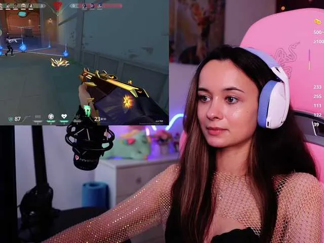 Live sex webcam photo for JuicyAngel #291246215