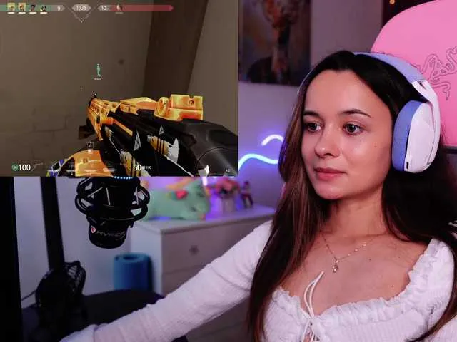 Live sex webcam photo for JuicyAngel #291253551