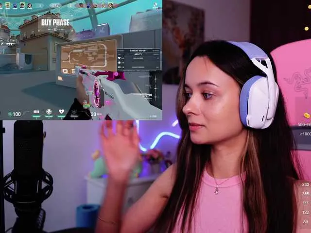 Live sex webcam photo for JuicyAngel #291300237