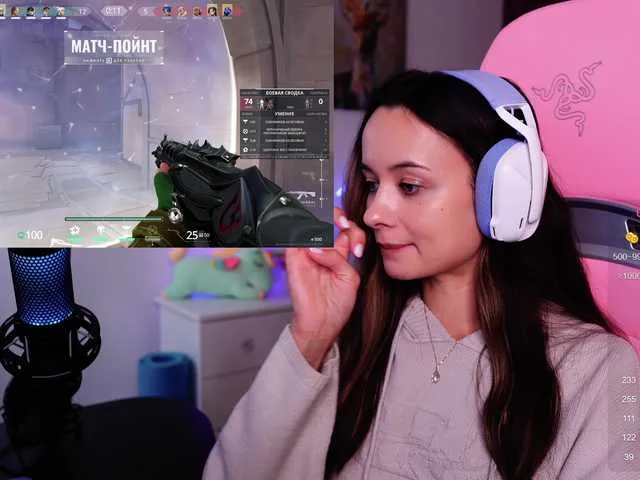 Live sex webcam photo for JuicyAngel #291339367