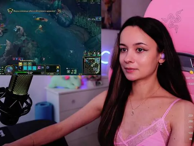 Live sex webcam photo for JuicyAngel #291507289