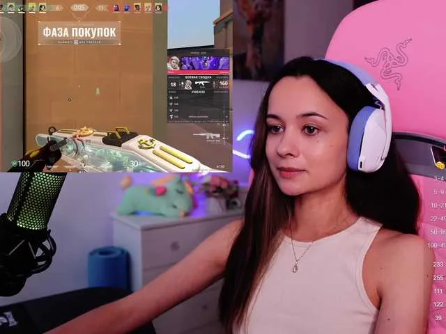 Live sex webcam photo for JuicyAngel #291528320