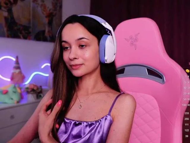 Live sex webcam photo for JuicyAngel #291548919