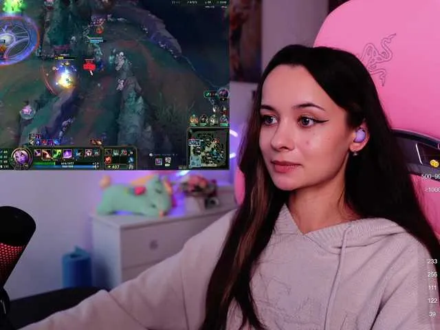 Live sex webcam photo for JuicyAngel #291562660