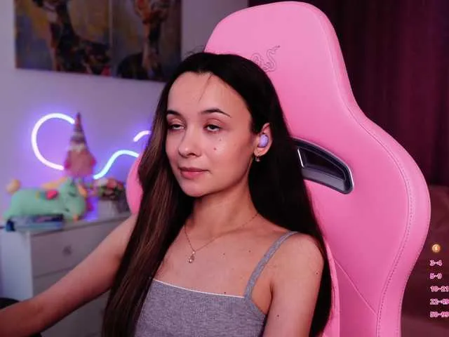 Live sex webcam photo for JuicyAngel #291663030