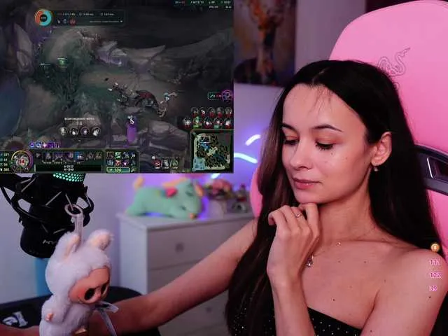 Live sex webcam photo for JuicyAngel #291721121