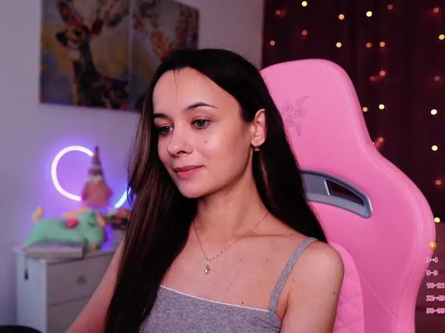 Live sex webcam photo for JuicyAngel #291745117