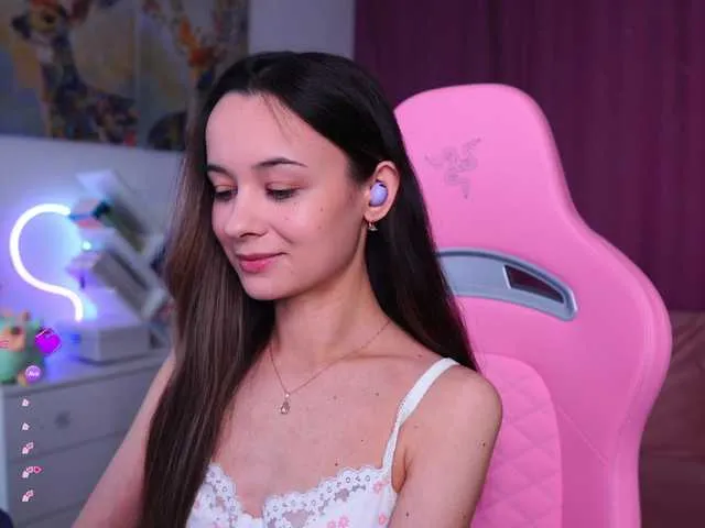 Live sex webcam photo for JuicyAngel #291994570