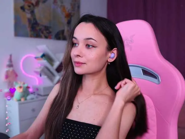 Live sex webcam photo for JuicyAngel #292074800