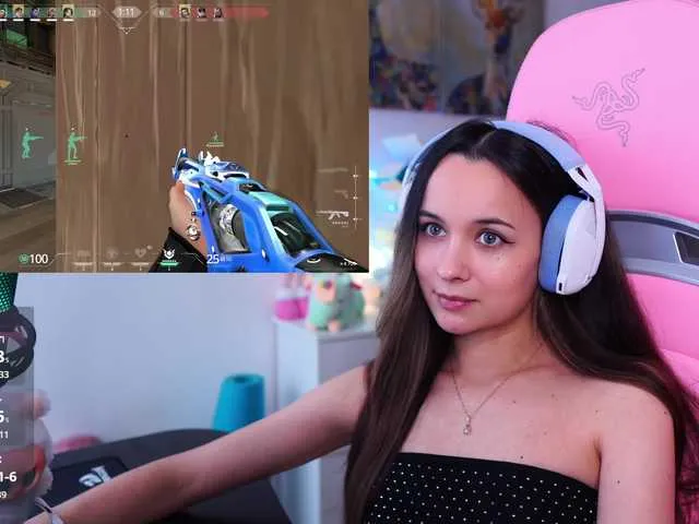 Live sex webcam photo for JuicyAngel #292303073