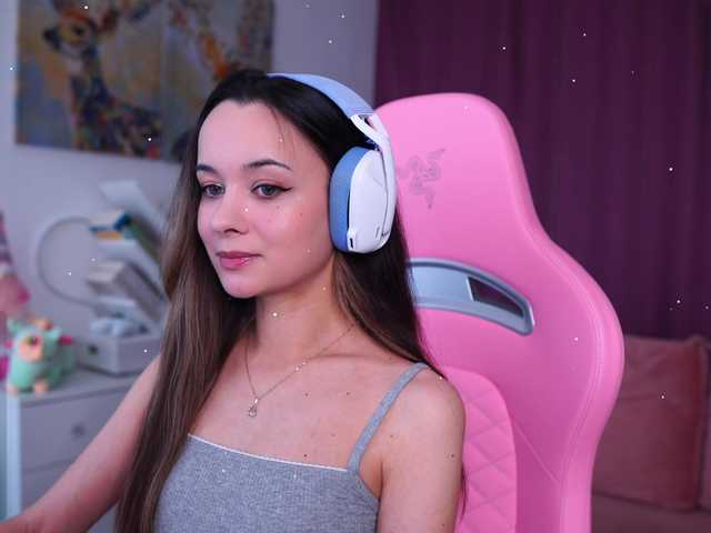 Live sex webcam photo for JuicyAngel #292395001