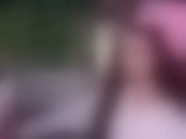 Live sex webcam photo for JuicyAngel #293373523