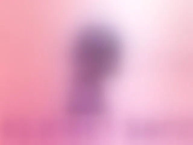 Live sex webcam photo for JuicyAngel #293592164