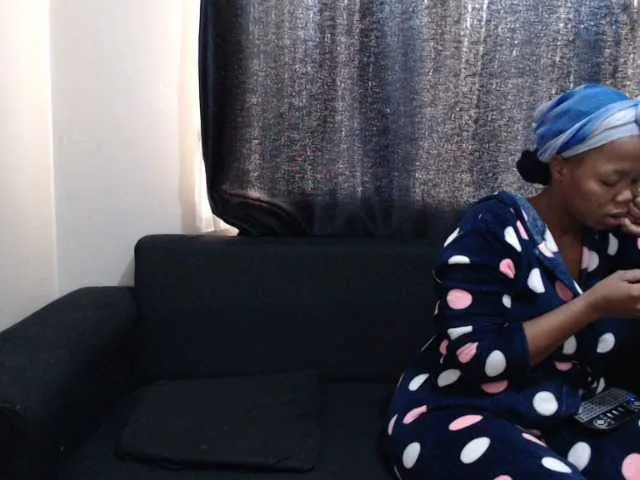 Live sex webcam photo for JuicyAss258 #273884514